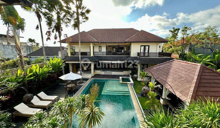 Dijual Villa Cantik Mewah Furnished Freehold SHM Nusa Dua Bali. Byn 1