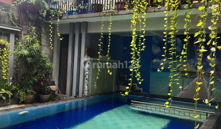 Dijual Rumah Asri 3 Lantai Semi Furnish Ada Pool Siap Huni di Sektor 1.2 Bsd. Edwefss 1