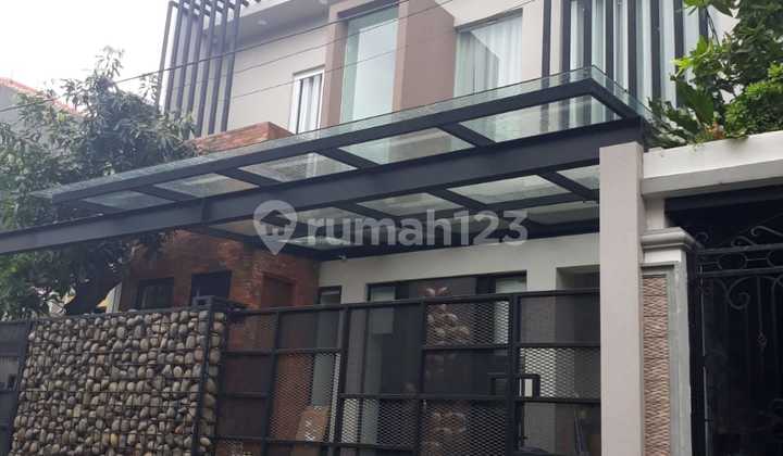 DIJUAL CEPAT Rumah Rapih 3,5 Lantai Sunrise Garden - Jakarta Barat - Lvaefa