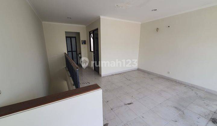 Dijual Rumah Kost Alloggio 2 Unit Gandeng Brand New Masih Kosong Gak Ada Sekat. Byn 2