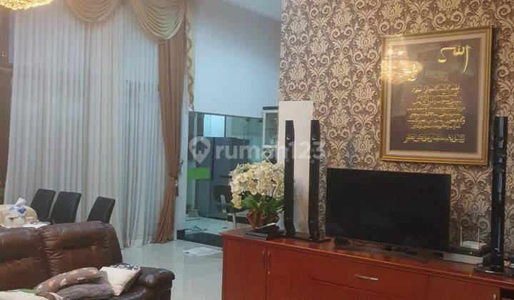 Dijual Rumah Mewah Ada Mini Bar di Villa Serpong Tangsel. Hlefb 1