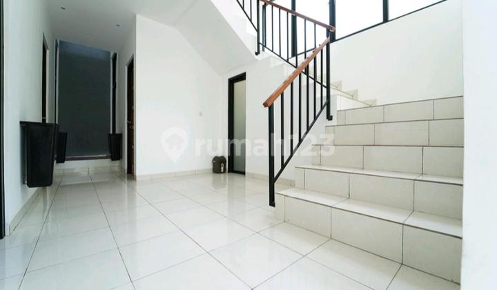 For Sale: 4-Storey Studento Boarding House with 18 Rooms, Strategic Location in Foresta BSD City - Hlefb 2