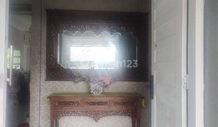 Dijual Rumah Asri 3 Lantai Semi Furnish Ada Pool Siap Huni di Sektor 1.2 Bsd. Edwefss 2