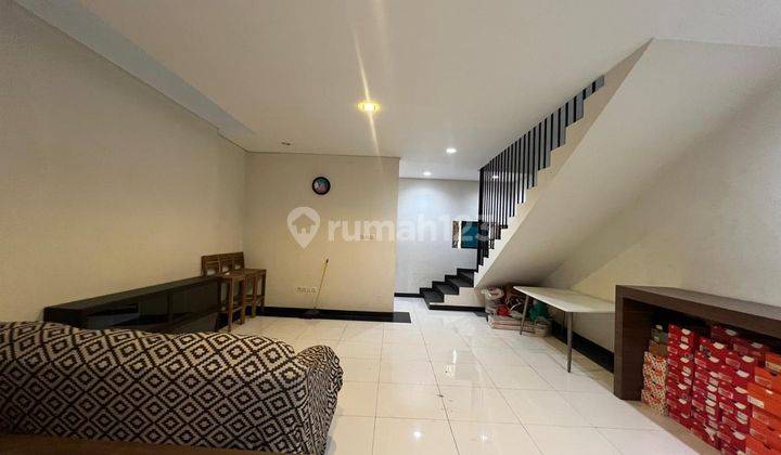 Dijual Rumah 2,5 Lantai Furnished Ada Walk In Closet di Cluster Alora Taman Permata. Mncefk 1