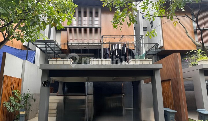 Dijual Rumah 3 lantai full furnish ada roof top di Cluster Caelus Green Wich BSD City - Aniefb Dijual Rumah 3 lantai full furnish ada roof top di Cluster Caelus Green Wich BSD City - Aniefb