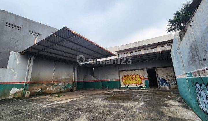 Dijual Cepat Bangunan Ex Bengkel 2 Lantai di Pinggir Jln Raya Serpong. Byn 2