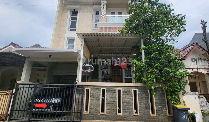 Dijual Rumah 2,5 Lantai Bagus Semi Furnish siap huni di Regency Melati Mas, Serpong Tangsel. Yenyefa 1