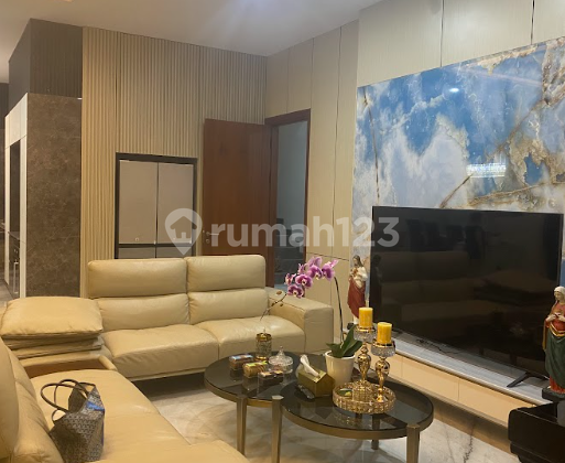 Dijual Rumah Mewah Ada Roof Top di Sutera Buana Alam Sutera - Eviefgs