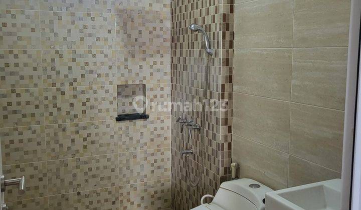 Dijual Rumah 2,5 Lantai Bagus Semi Furnish siap huni di Regency Melati Mas, Serpong Tangsel. Yenyefa 2