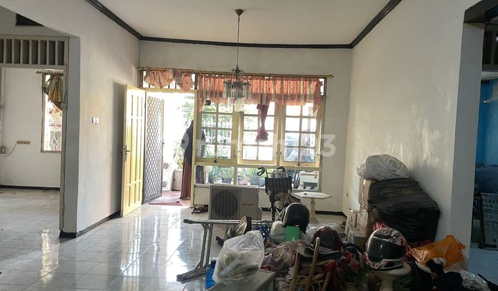 House for sale, cheap. Medokan Asri Barat Housing, near UPN MERR.