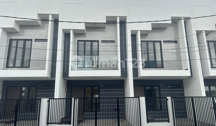 Minimalist 2-Storey Gress in Central Rungkut Modern, Near MERR & UPN Campus 1