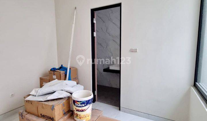 Dijual Rumah New Gress 2 Lantai New Project Mojoarum Daerah Dharmahusada super Strategis  6