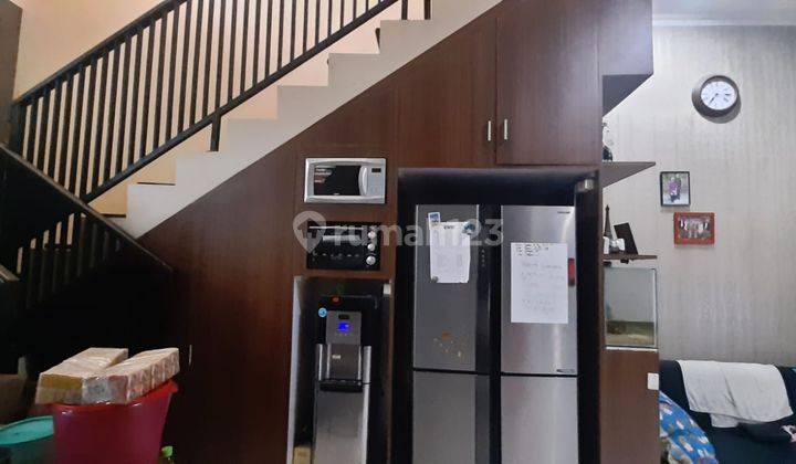 Rumah Cantik Full Furnished Lokasi Jambangan Surabaya 2