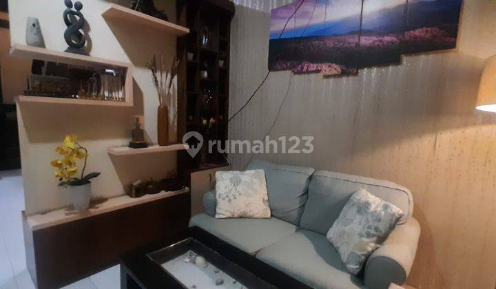 Rumah Cantik Full Furnished Lokasi Jambangan Surabaya 2