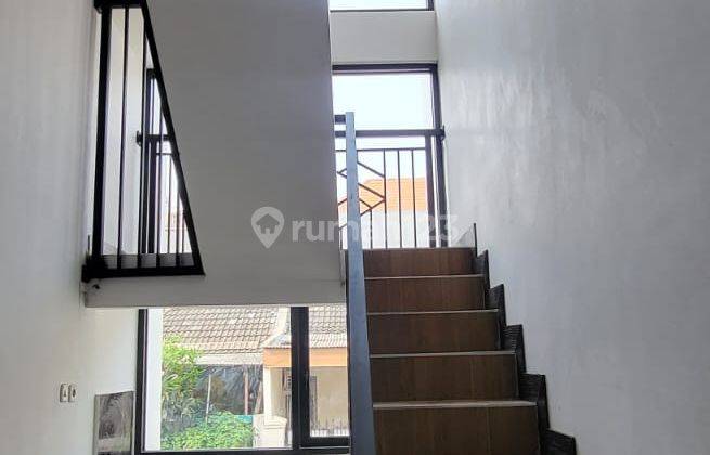 Dijual Rumah 2 Lantai Semolowaru 920 Jt  2