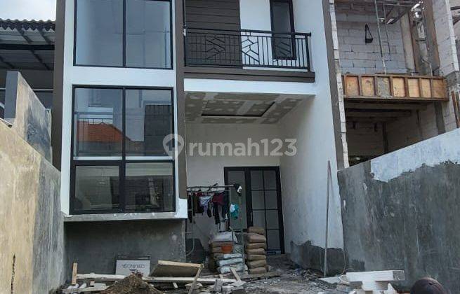 Dijual Rumah 2 Lantai Semolowaru 920 Jt  1