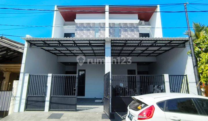 Rumah Baru Modern Minimalis di Perumahan Semolowaru 1