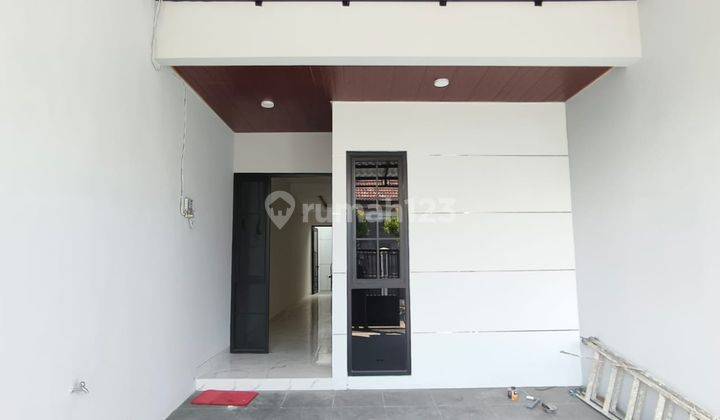 Rumah Baru Modern Minimalis di Perumahan Semolowaru 2