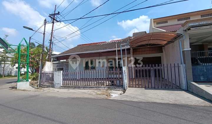 Dijual Cepat Row 4 Mobil Murah Hitung Tanah Rumah di Kutisari Indah