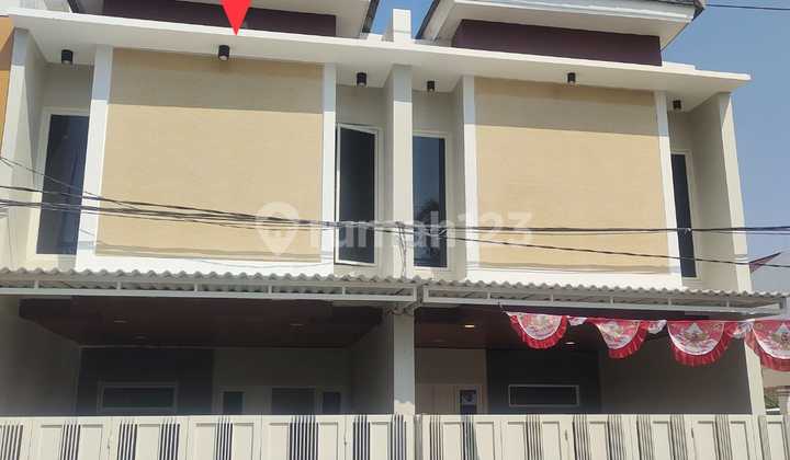 Minimalist 2-Story Gress, Row for 3 Cars, Rungkut Mapan