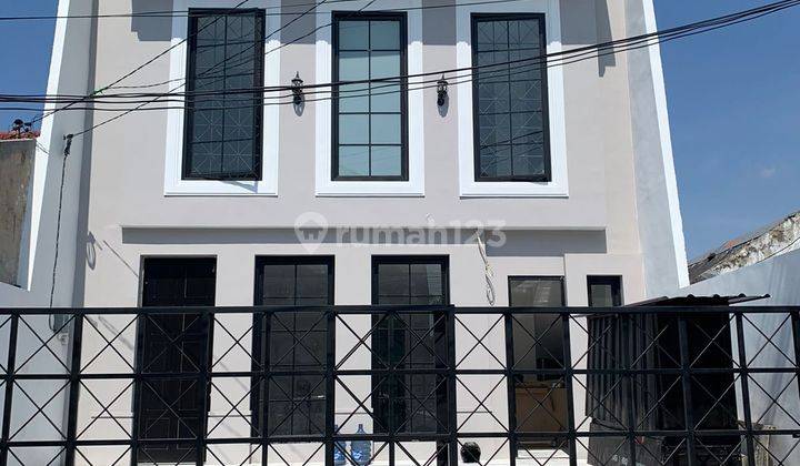 Dijual Rumah 2 Lt Mewah Modern Baratajaya 1