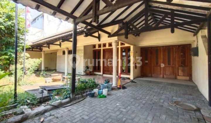 DIJUAL CEPAT RUMAH LAMA Dekat Jalan Raya 2