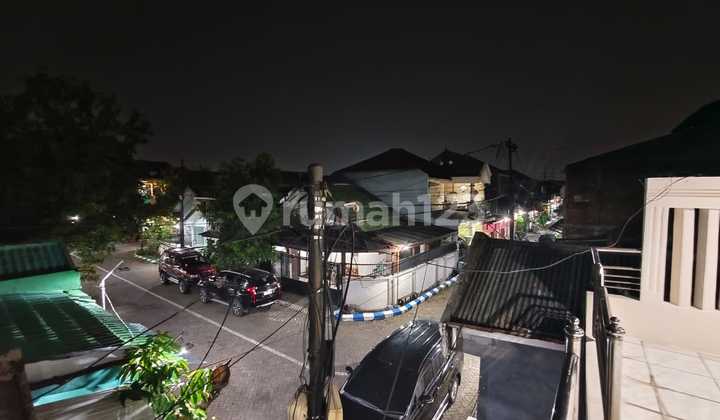 Large luxury house at an affordable price, just a step away to Rungkut Industrial Estate, Waru Indah Sidoarjo. 2