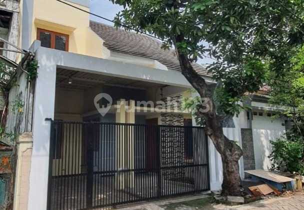 Ready-to-Occupy House Fully Renovated, Located in Perum. Rungkut Menanggal Harapan, UPN Surabaya