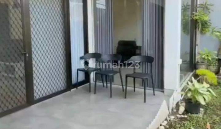 Dijual Cepat Rumah Cantik Semi Furnish 200 M2 Rungkut Asri  1