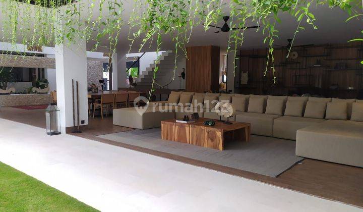 Dijual Villa Mewah Full Furnished Super Mewah Di Pererenan 2