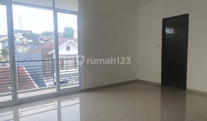 Dijual Rumah Asri Minimalis 3 Lantai Di Budisari 1