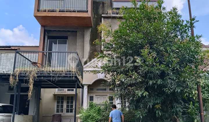 For Sale: 3-Story Homestay Guesthouse in Graha Raya For Sale: 3-Story Homestay Guesthouse in Graha Raya