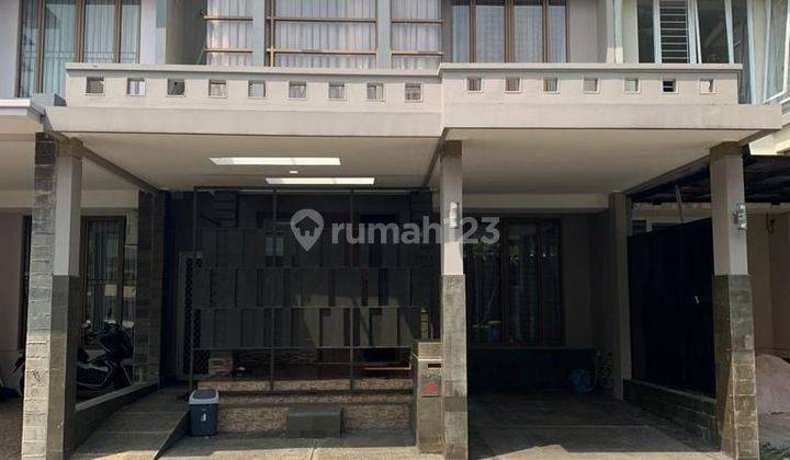 Rumah 2 Lantai SHM Furnished di District Emerald Bintaro 2