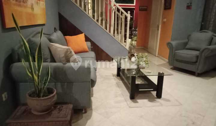 Rumah 2 lantai siap huni di Senayan Bintaro 