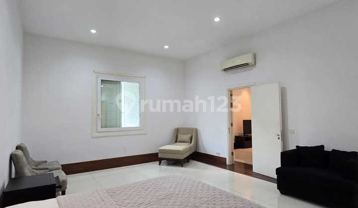 For Rent - Exclusive Classic House Kemang Area 2