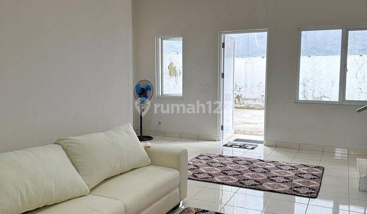 Disewakan Rumah Modern Minimalis di Daerah Bsd 2
