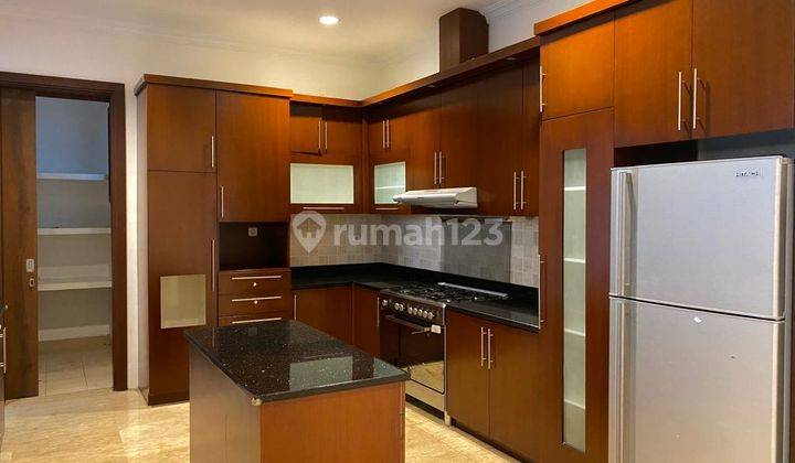 Disewakan Townhouse Exclusive Kawasan Antasari 4