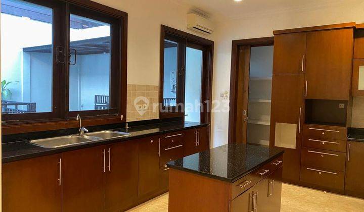 Disewakan Townhouse Exclusive Kawasan Antasari 6