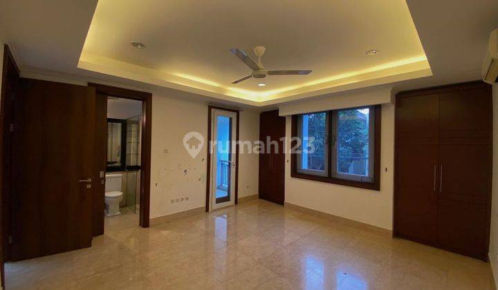 Disewakan Townhouse Exclusive Kawasan Antasari 9