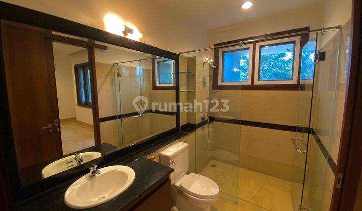 Disewakan Townhouse Exclusive Kawasan Antasari 13