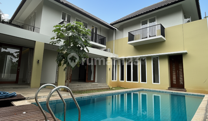 Sale and Very Negotiable Rumah 2 Lantai Gaya Modern di Kemang, Jakarta Selatan