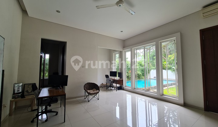 Rumah 2 Lantai Gaya Modern di Kemang, Jakarta Selatan 2