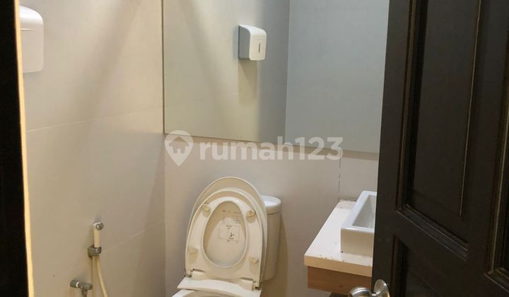 Exclusive Menteng House - Prime Location, Spacious & Fully Furnished 2