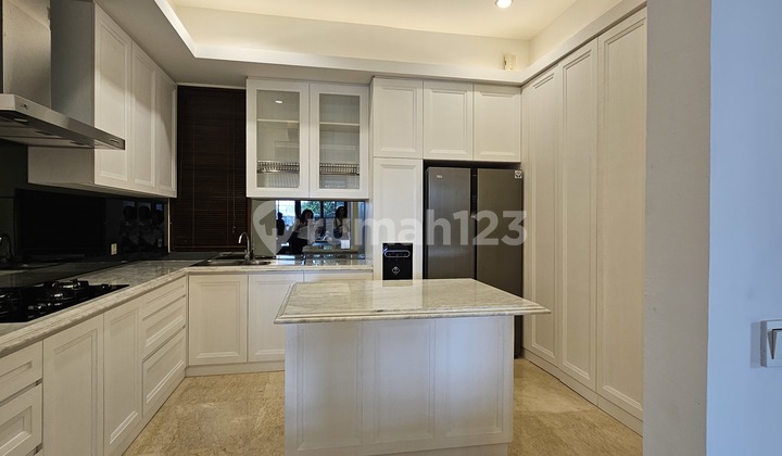A Beautiful Tropical Modern Design Low Rise Apartment 2