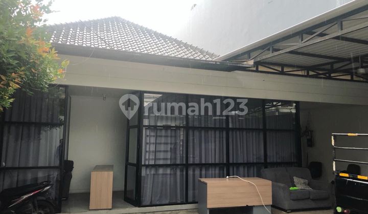 Exclusive Menteng House - Prime Location, Spacious & Fully Furnished Exclusive Menteng House - Prime Location, Spacious & Fully Furnished