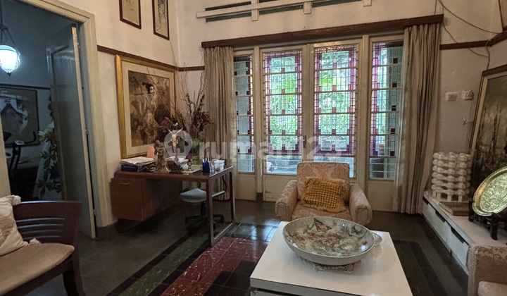 Dijual Rumah Tua Lokasi Exclusive Menteng