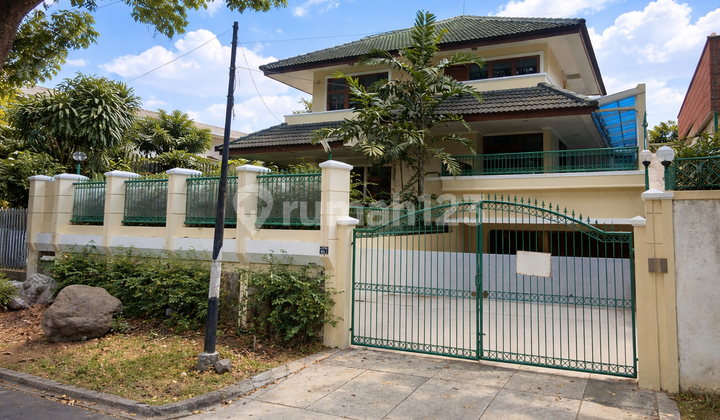 Well-Maintained Old House in a Strategic Location at Pondok Indah
