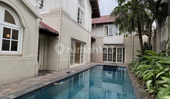 Townhouse Mediterranean Style Kemang with Private Pool & Full Maintenance Townhouse Mediterranean Style Kemang with Private Pool & Full Maintenance