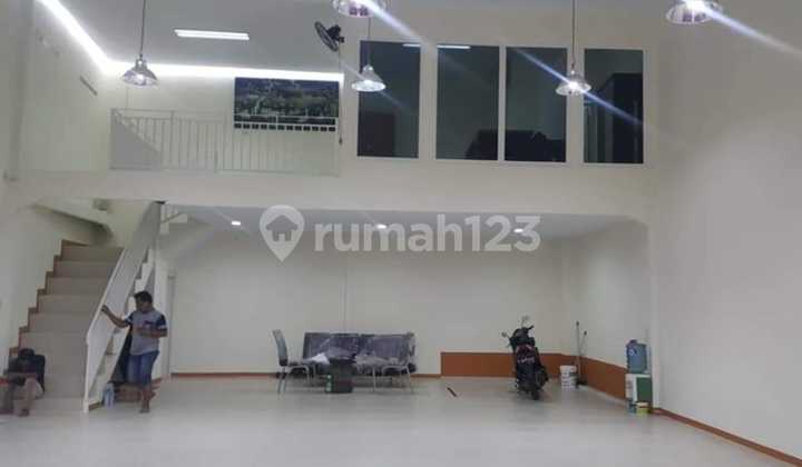 Dijual Tempat Usaha di Jalan Raya Bekasi 3