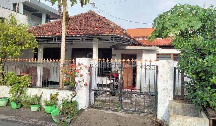 Rumah di Jl Karangan, Sawunggaling, Wonokromo, Surabaya SHM 1